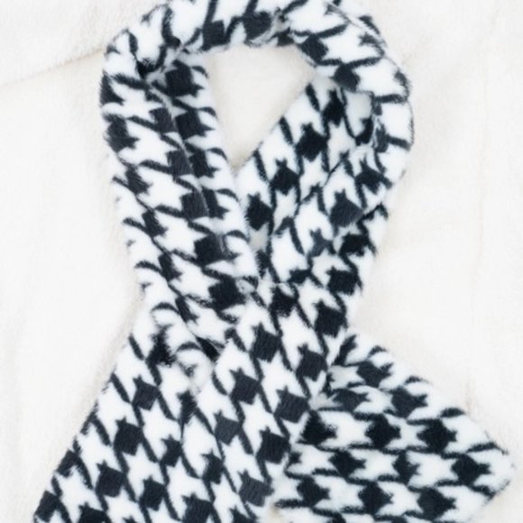 NEW Faux Fur Scarf Houndstooth Tuck-In Scarf - Picture 4 of 5